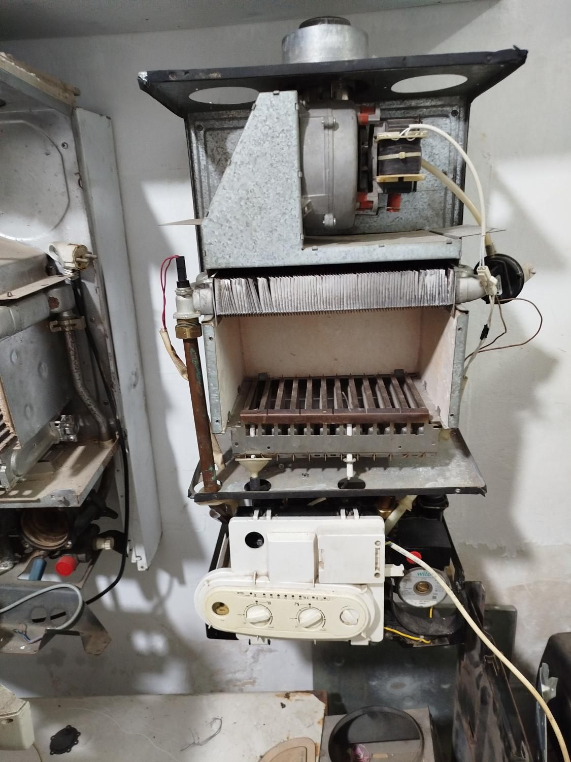 تعمیرات پکیج و آبگرمکن دیواری نوین|خدمات پیشه و مهارت|قائم‌شهر, |دیوار