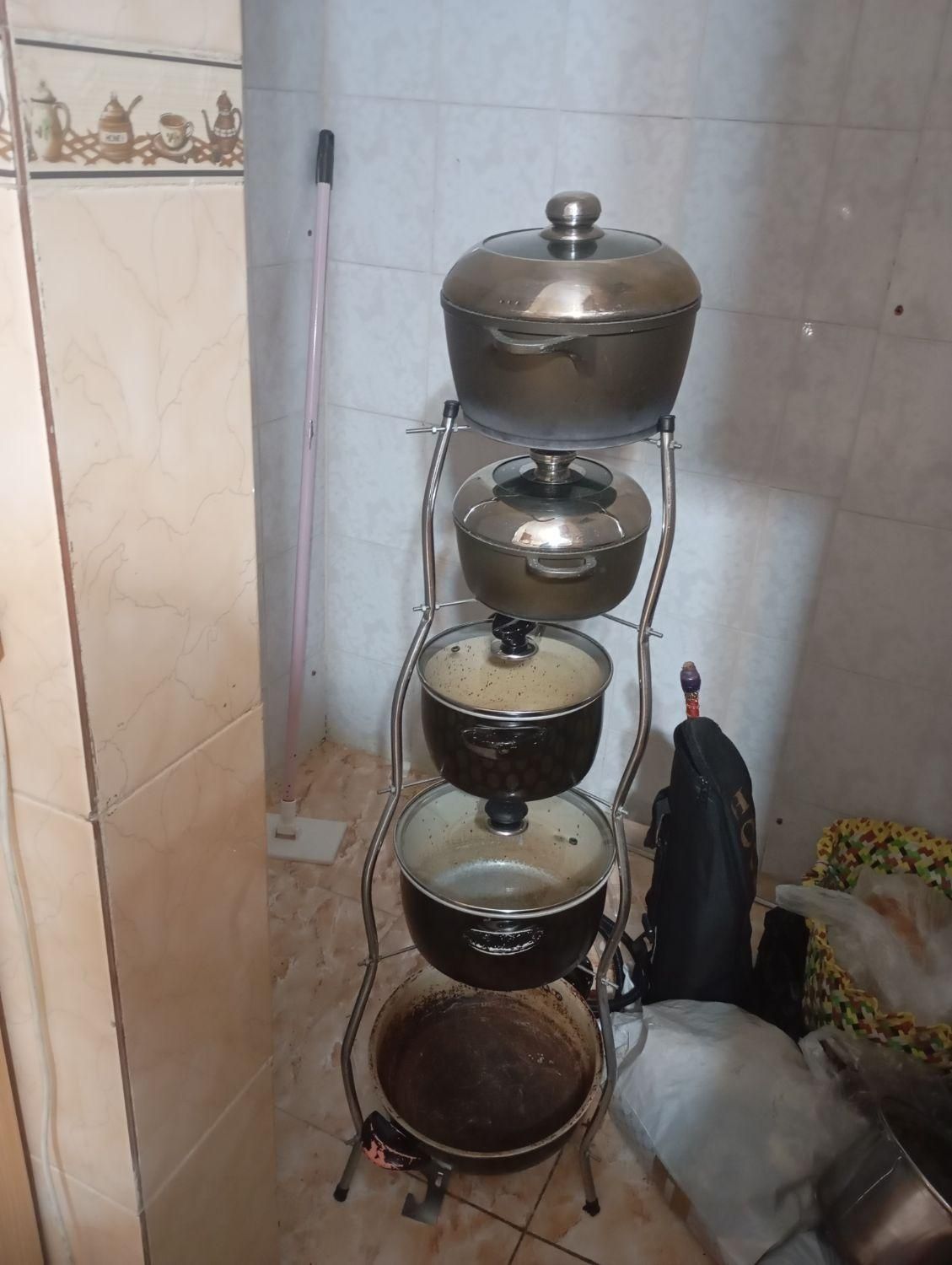 استند۵ طبقه قابلمه|آب‌چکان و نظم‌دهنده ظروف|شیراز, شهرک والفجر|دیوار