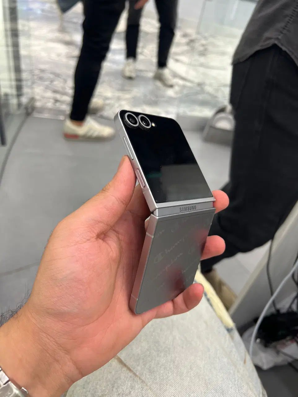 Z flip 6|موبایل|تهران, صادقیه|دیوار
