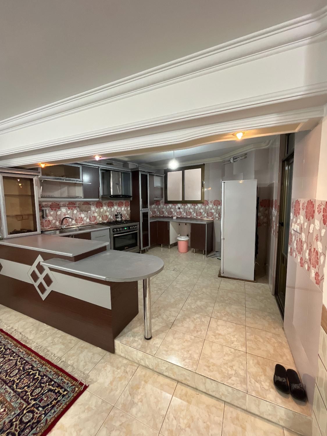 آپارتمان ۱۲۰ متری طبقه دوم و سوم مرکز شهر|اجارهٔ کوتاهمدت آپارتمان و سوئیت|شاهرود, |دیوار