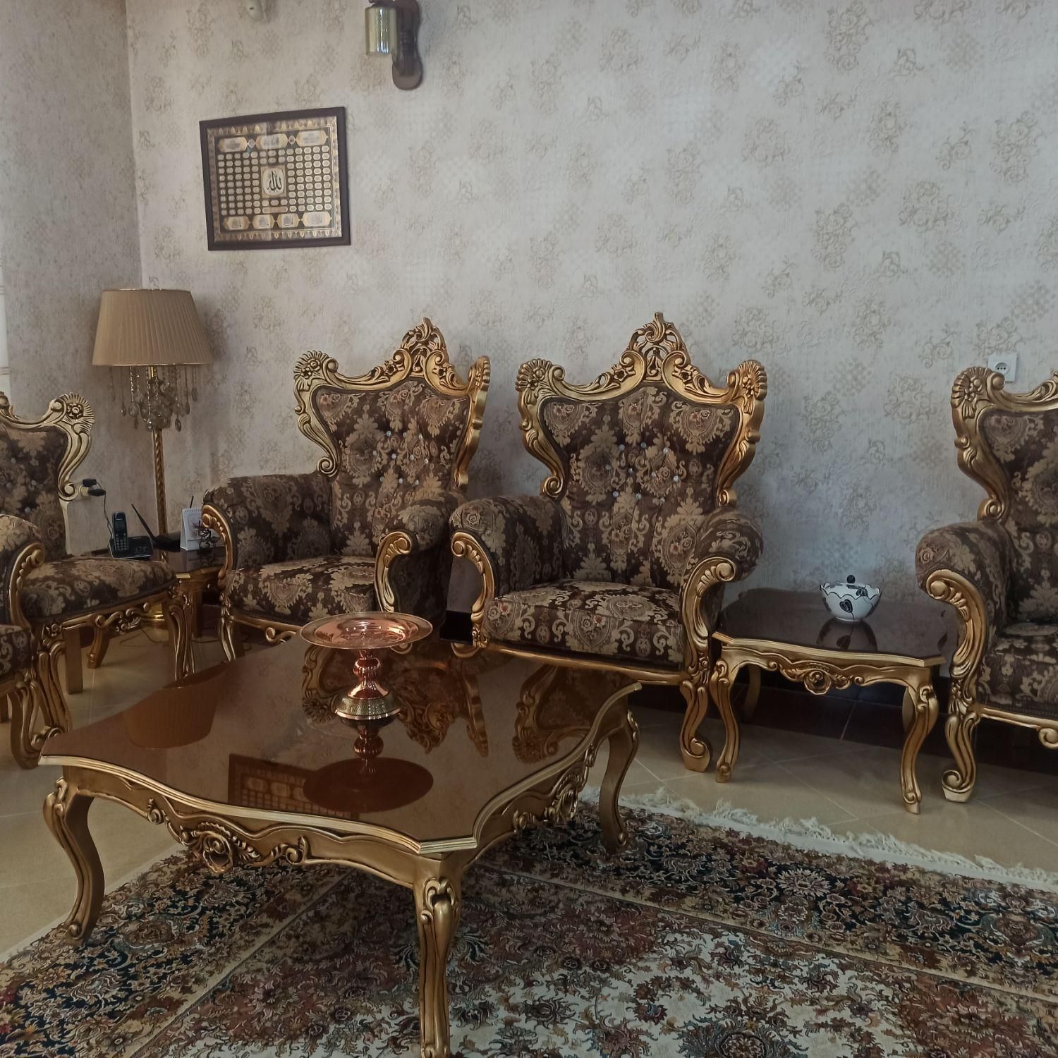 مبلمان کلاسیک شیک وعالی|مبلمان خانگی و میز عسلی|بروجرد, |دیوار