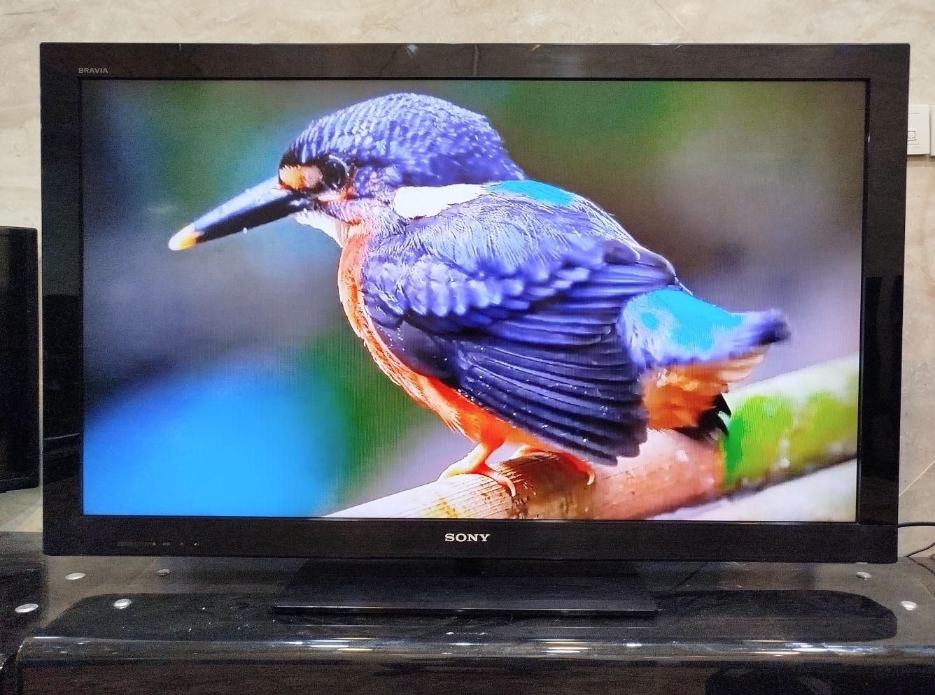 تلویزیون ۴۶ اینچ LCD سونی دیجیتال سرخود 46CX520|تلویزیون و پروژکتور|ساوه, |دیوار