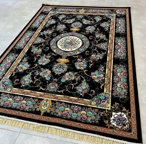فرش طوسی رنگ نقش ماهرو ۱۲۰۰شانه اکرولیک ۱۲متری|فرش|شیراز, شهرک سراج‎|دیوار