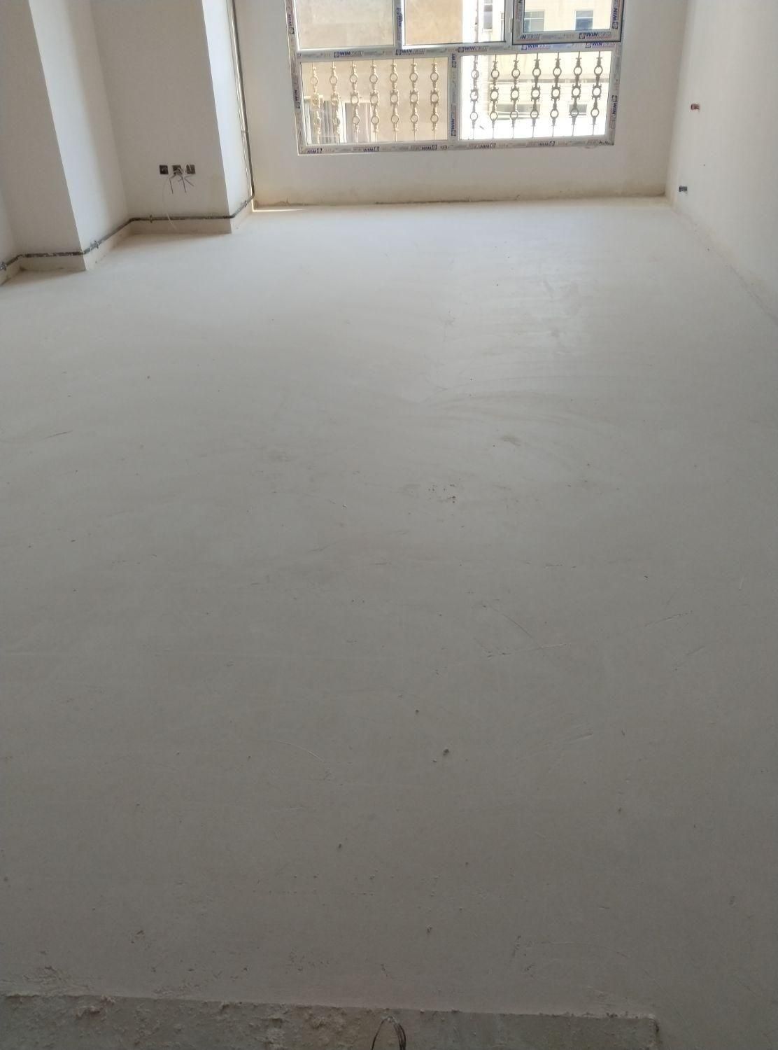 کف سازی پارکت وسیمان با کروم بندی دقیق|خدمات پیشه و مهارت|تبریز, |دیوار