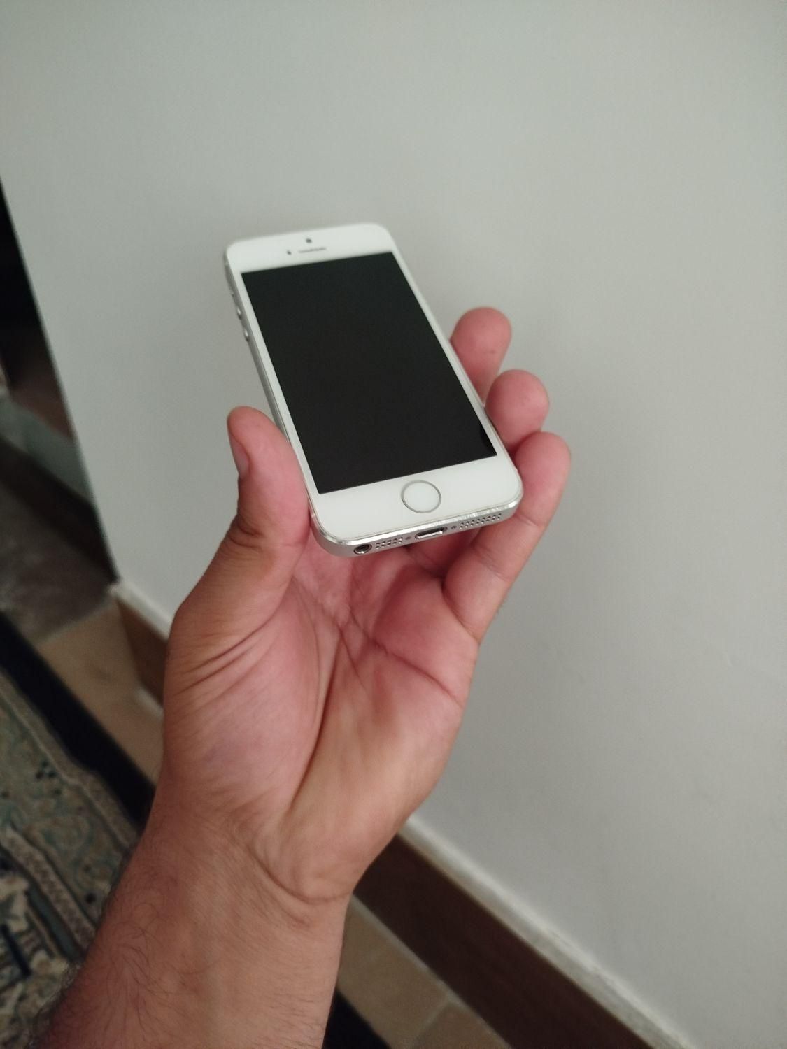 اپل iPhone 5s با حافظهٔ ۱۶ گیگابایت|موبایل|بندر ترکمن, |دیوار