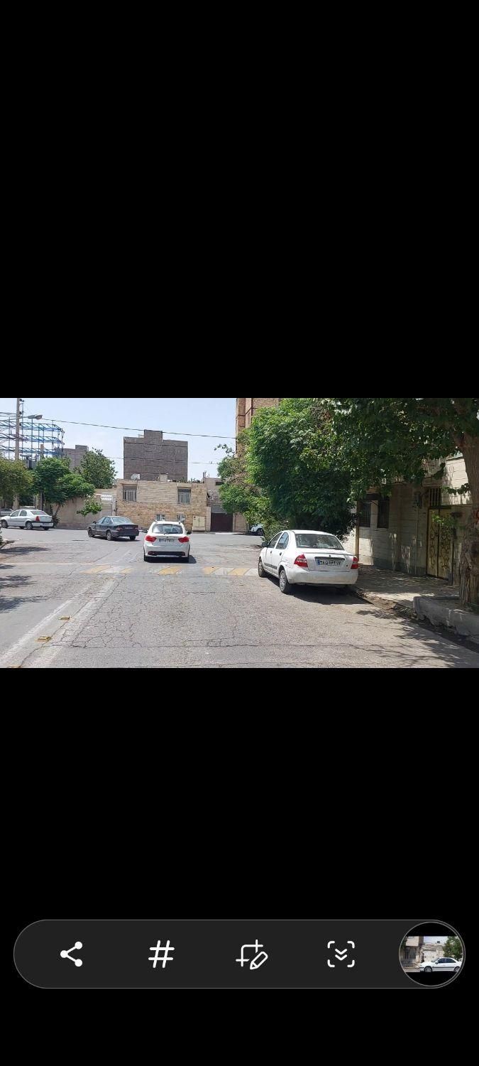 منزل ویلایی. ۱۰۵ متری. در ۲ طبقه با موقعیت خوب|فروش خانه و ویلا|مشهد, گاز|دیوار