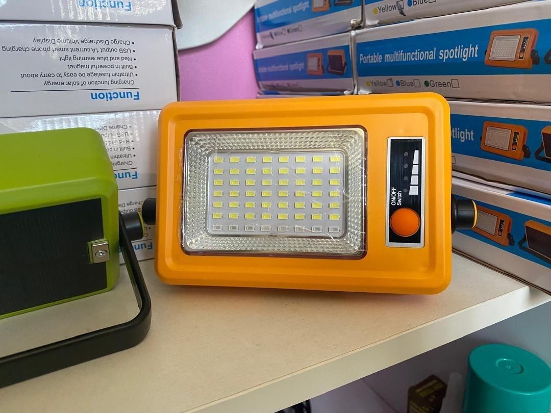 لامپ چراغ پاور بانک خورشیدی برقی دو منظوره|لوازم جانبی موبایل و تبلت|شیراز, شهرک مطهری|دیوار