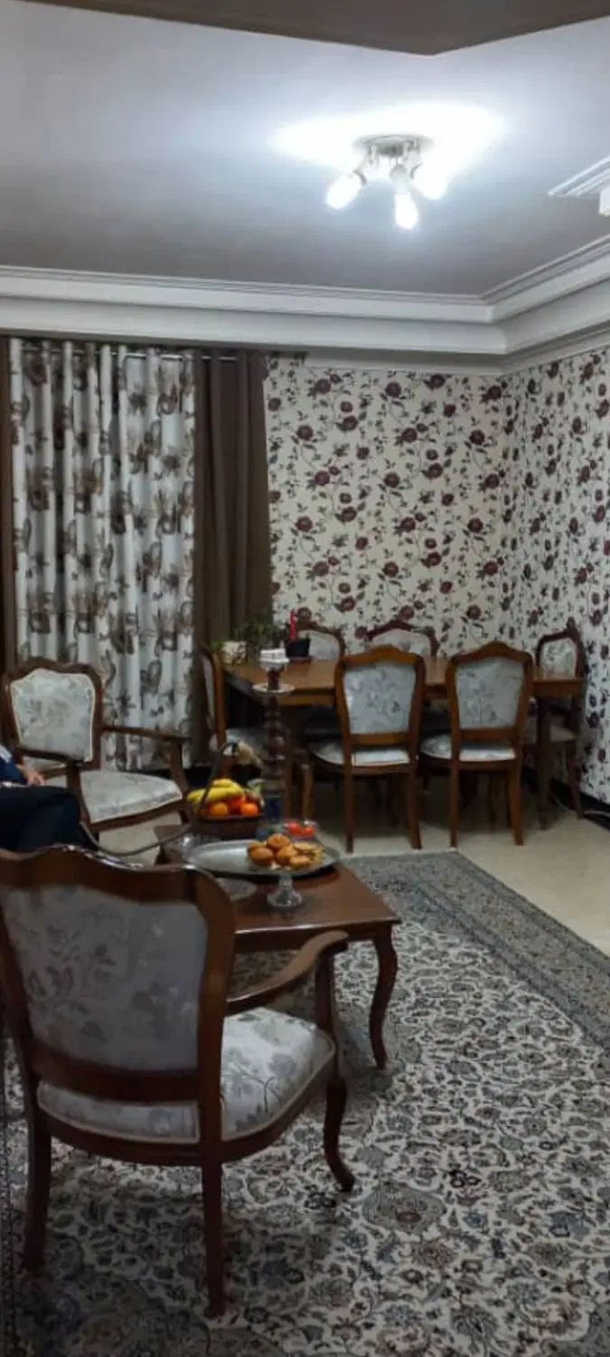 مبل و جلو مبلی ومیز و صندلی ناهار خوری کلاسیک|مبلمان خانگی و میز عسلی|تهران, جنت‌آباد مرکزی|دیوار