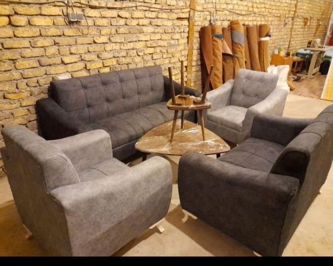 مبل راحتی کلاسیک شیک کمجا|مبلمان خانگی و میز عسلی|مشهد, نوید|دیوار