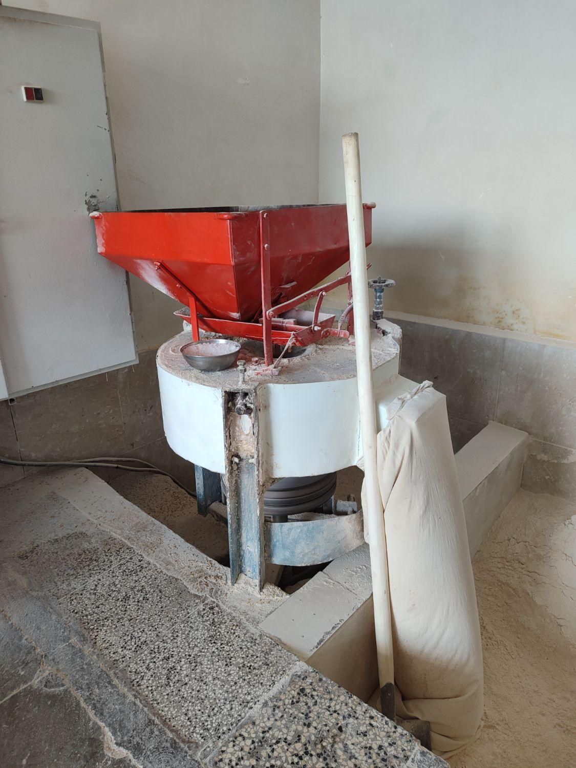 آسیاب سنگی|ماشینآلات صنعتی|تربتحیدریه, فردوسی جنوبی|دیوار