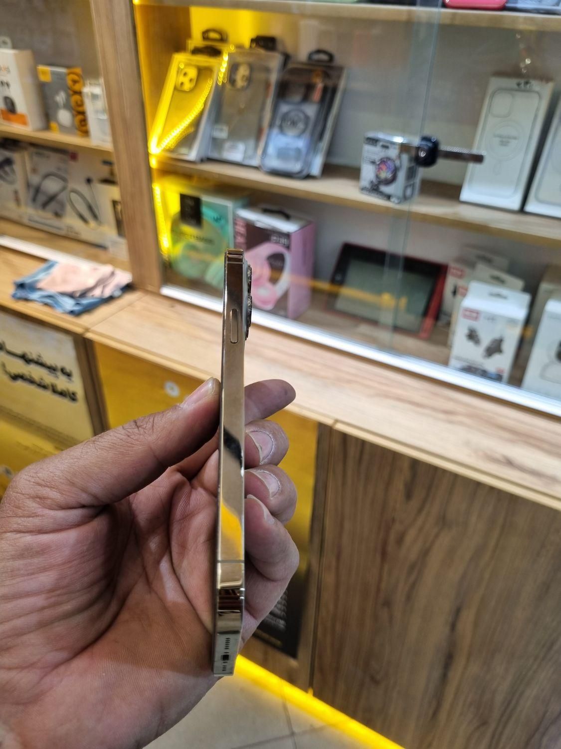 13 pro max|موبایل|شیراز, گود عربان|دیوار