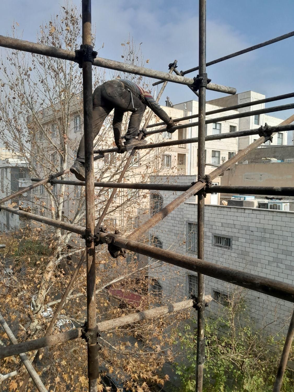 داربست فلزی (آراد )(با بیمه حوادث) تمام نقاط تهران|خدمات پیشه و مهارت|تهران, پاسداران|دیوار