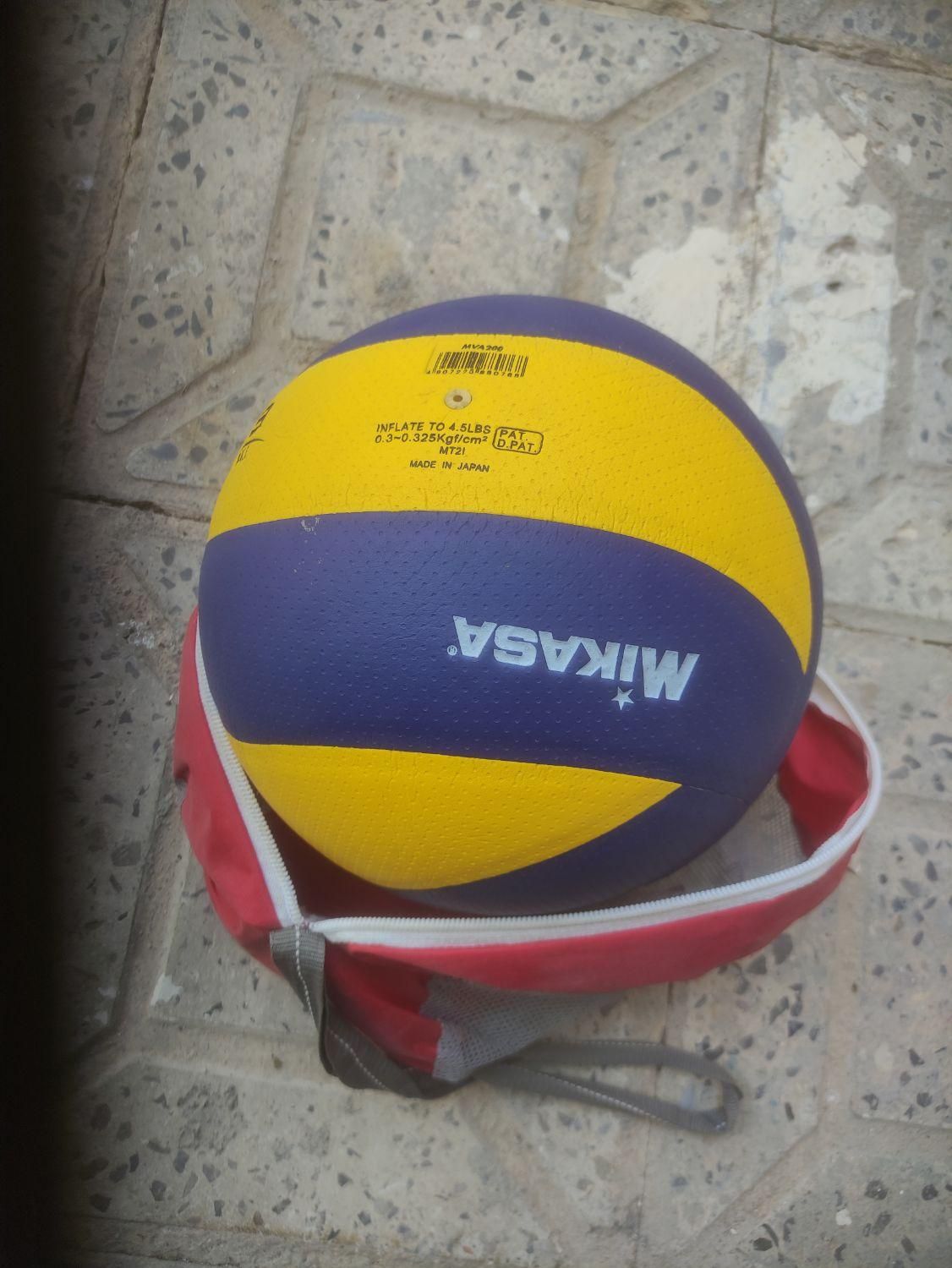 توپ والیبال در حد نو ژاپنی|ورزشهای توپی|ایلام, |دیوار