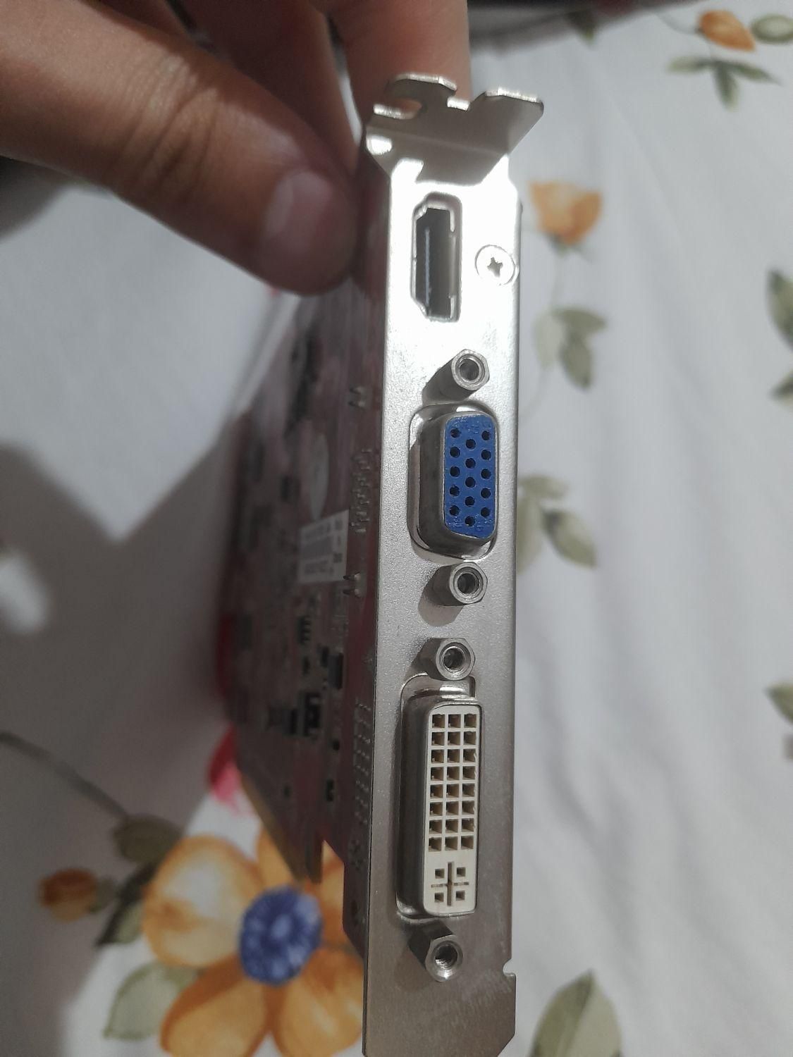 گرافیک ۱ گیگ ایسوز 4350 amd کمیاب با ۳ خروجی|قطعات و لوازم جانبی رایانه|رشت, منظریه|دیوار