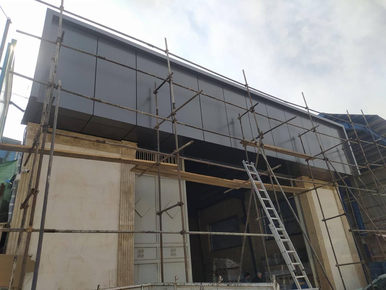 اجرای آبچکان/دور آسانسور/تابلو مغازه ورق کامپوزیت|خدمات پیشه و مهارت|اصفهان, سپاهانشهر|دیوار