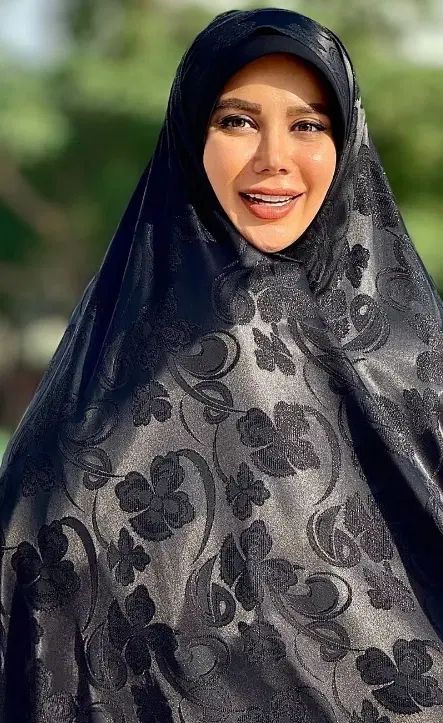 ۳۰٪ تخفیف ویژه انواع چادر مشکی(آماده و عربی)|لباس|کاشان, میدان کهنه|دیوار