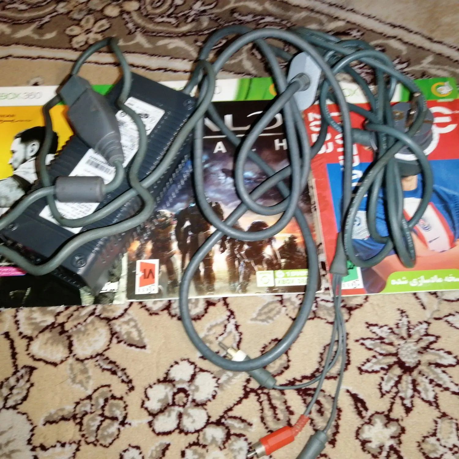 XBOX 360 الایت مدل جدید. گرافیک بالا|کنسول، بازی ویدئویی و آنلاین|رشت, عینک|دیوار