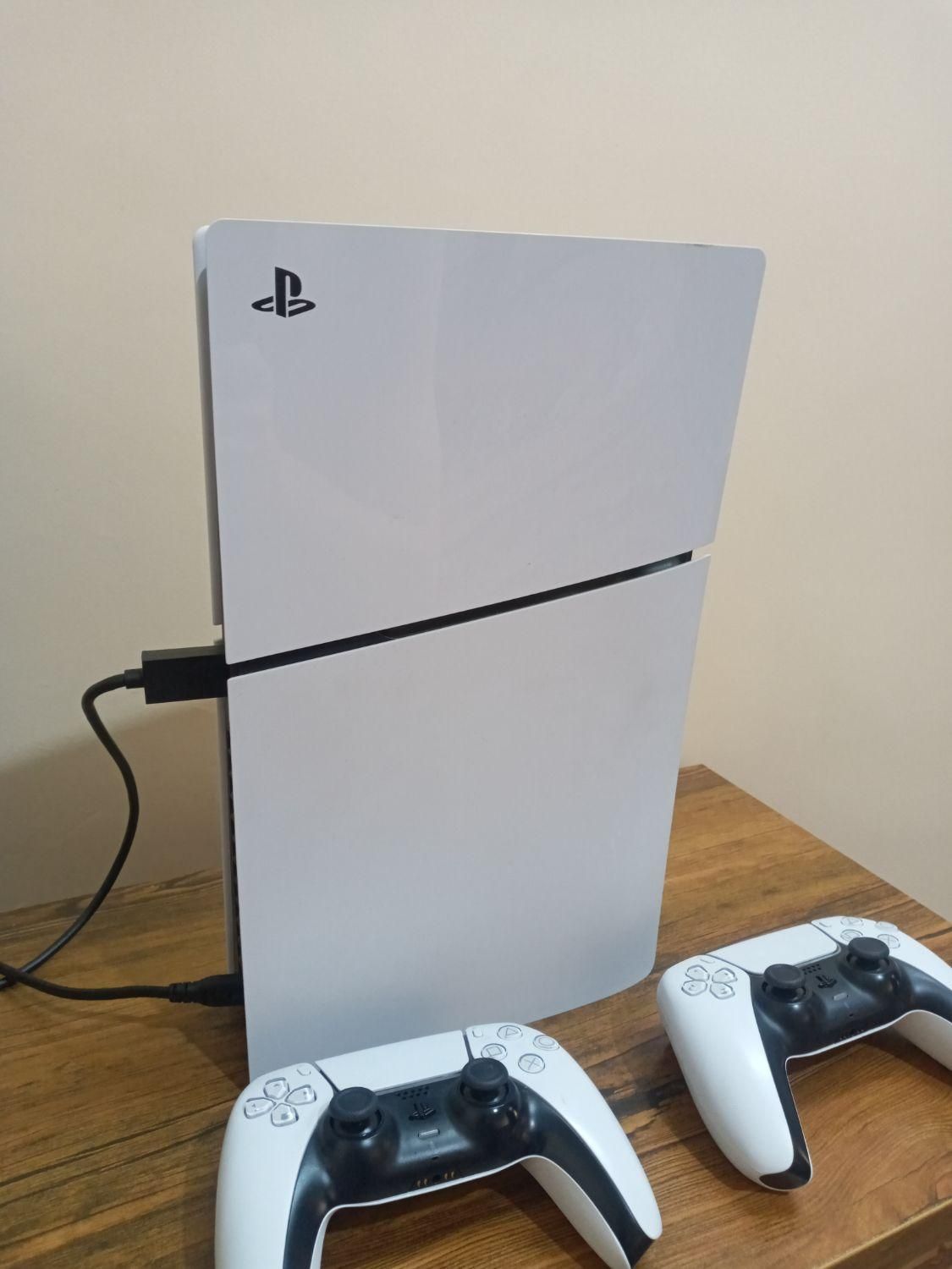ps5 slim دو دسته بهمراه گیم فروش و معاوضه باموتور|کنسول، بازی ویدئویی و آنلاین|کرج, حصارک|دیوار