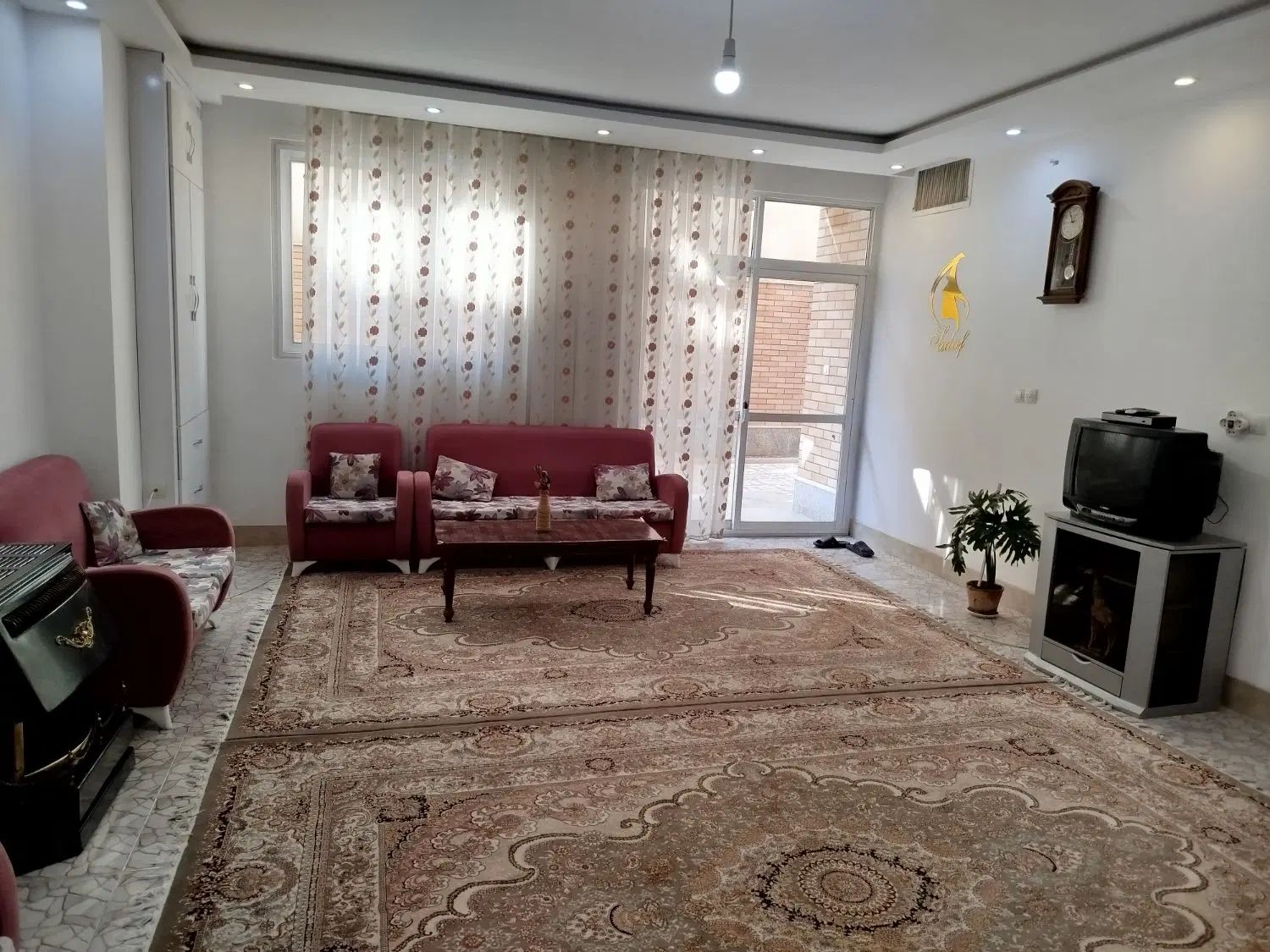 منزل مبله با پارکینگ|اجارهٔ کوتاه‌مدت آپارتمان و سوئیت|اصفهان, کنگاز|دیوار