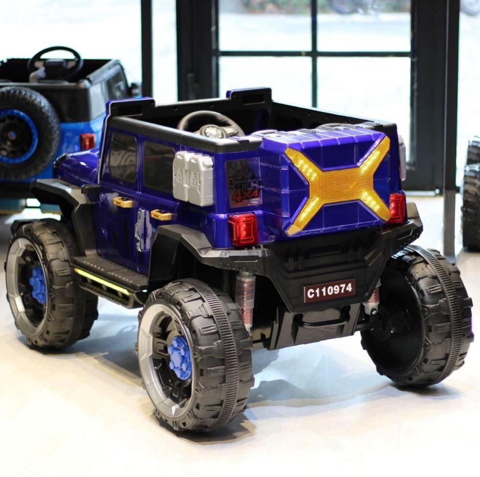 ماشین شارژی jeep شاسی فلزی ( موتور شارژی )|اسباببازی بچه|مشهد, آبکوه|دیوار