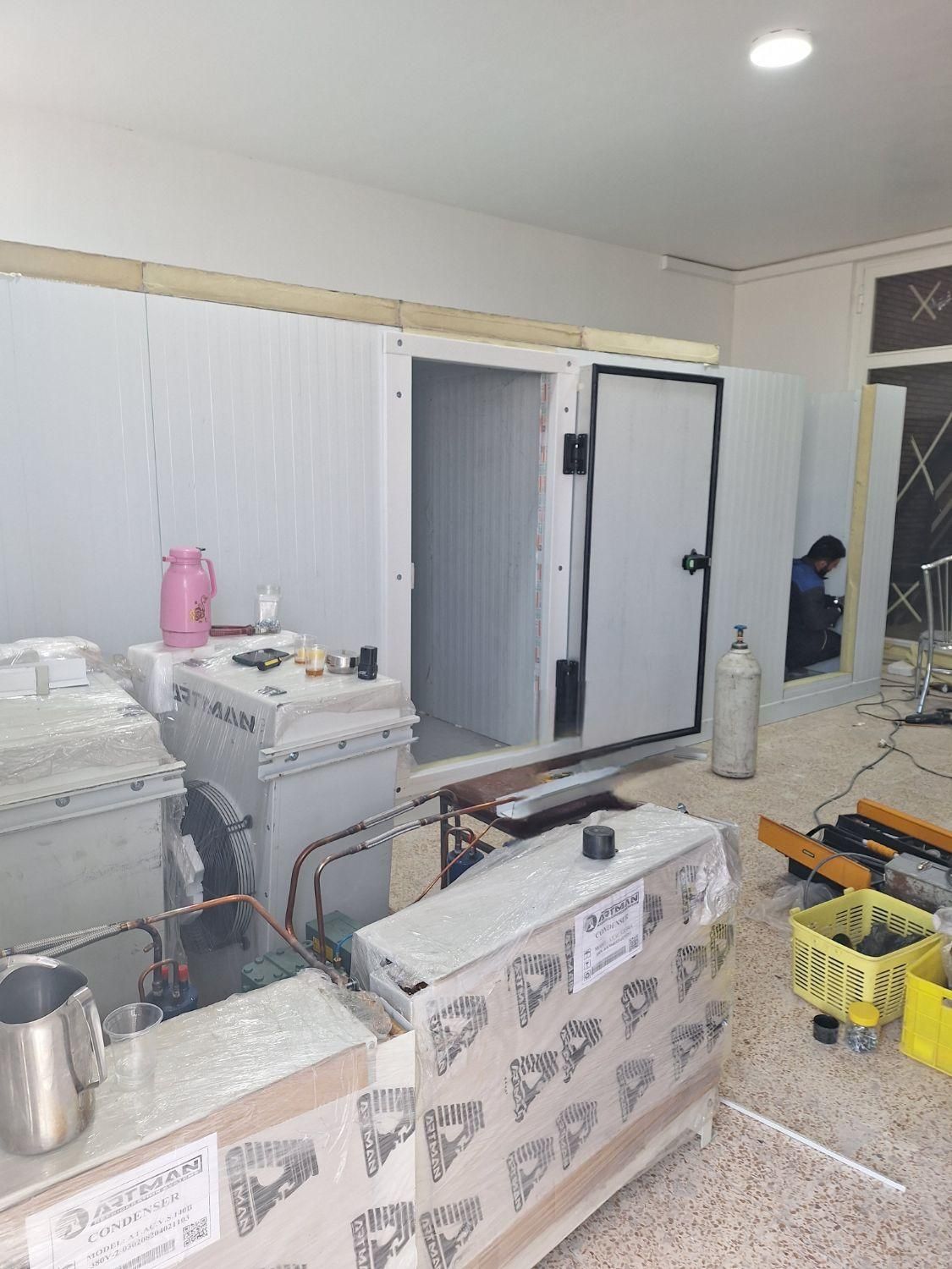 طراحی و اجرای انواع سردخانه های کوچک و بزرگ|ماشین‌آلات صنعتی|تبریز, |دیوار