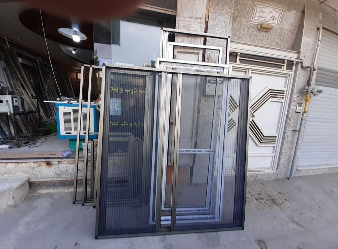 ساخت و تعمیرات درب  و پنجره توری پلیسه ای و upvc|خدمات پیشه و مهارت|تهران, مهران (سیدخندان)|دیوار