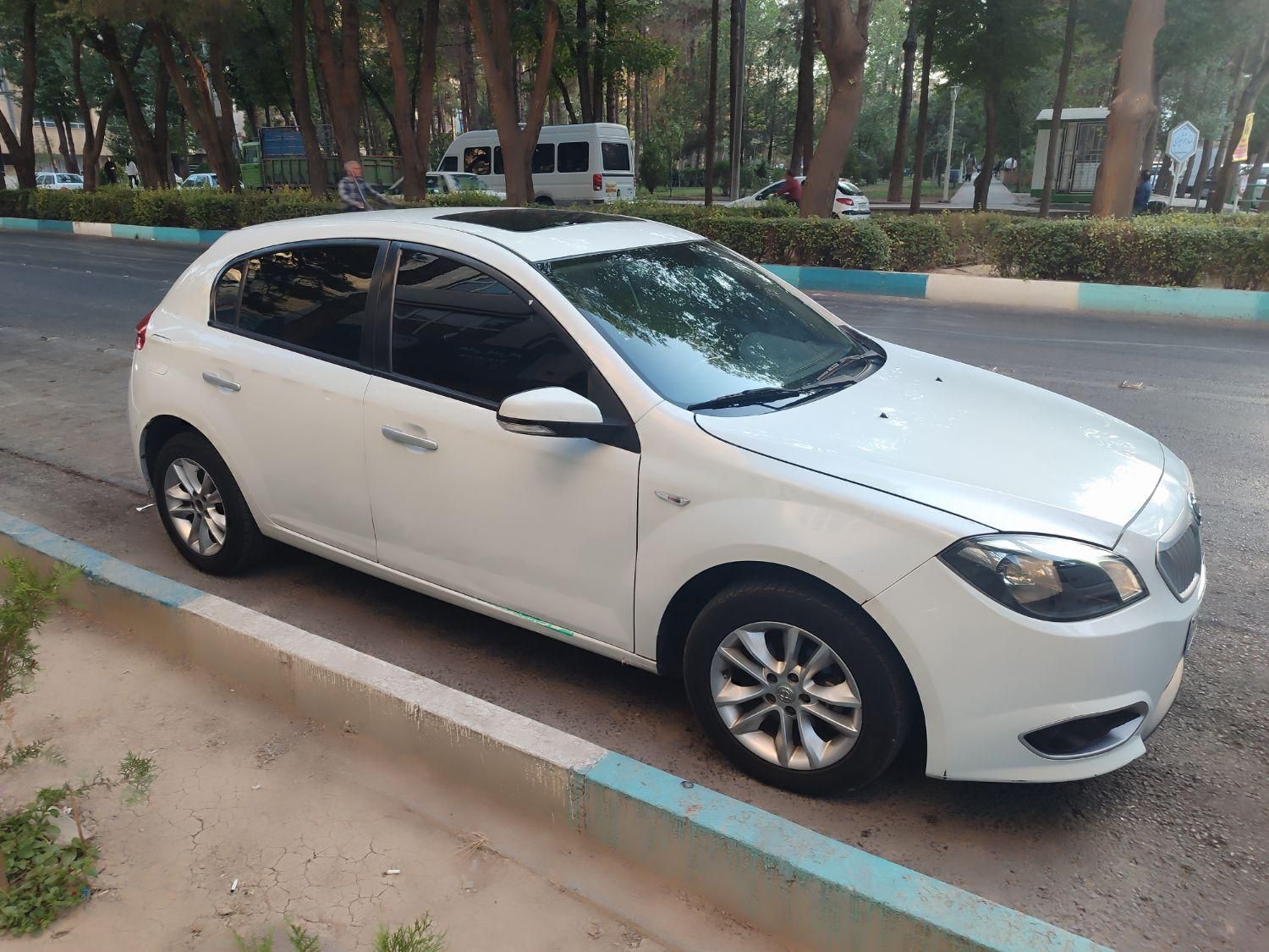 برلیانس H320 اتوماتیک 1500cc، مدل ۱۳۹۶|خودرو سواری و وانت|اصفهان, رزمندگان|دیوار