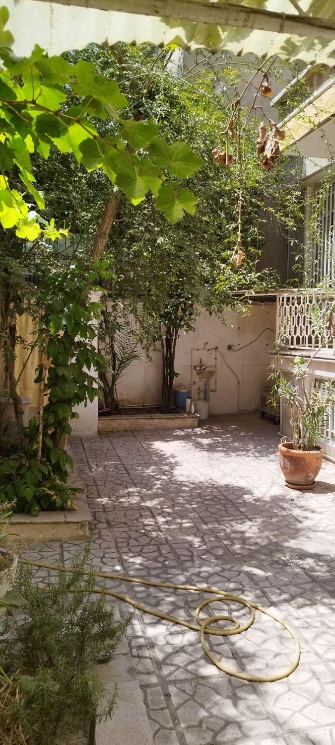 ویلایی قابل سکونت 140متر زمین|فروش خانه و ویلا|تهران, امیریه|دیوار