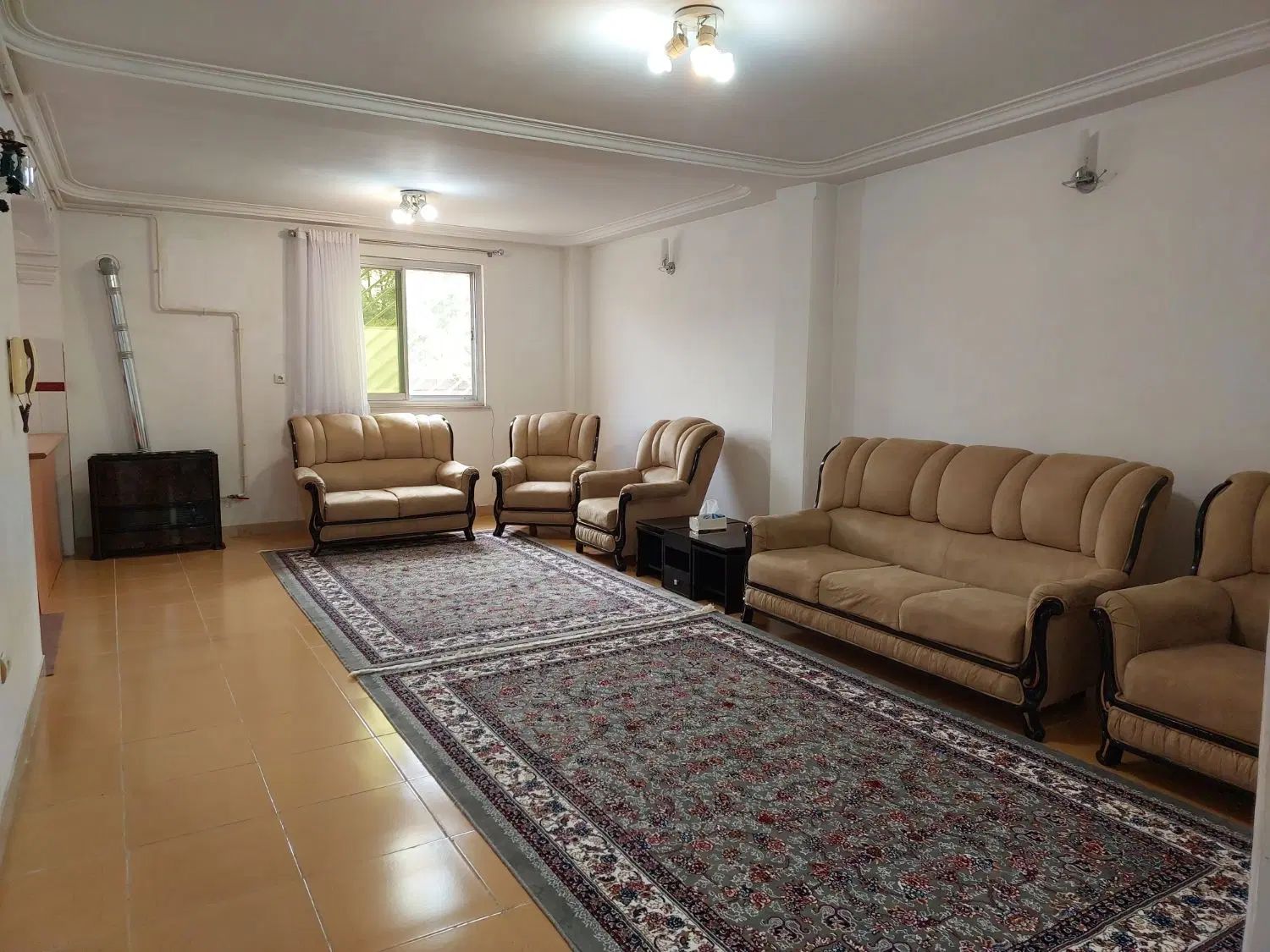 مبل ۸ نفره، درجه یک، تر و تمیز|مبلمان خانگی و میز عسلی|رشت, کوی مهر|دیوار