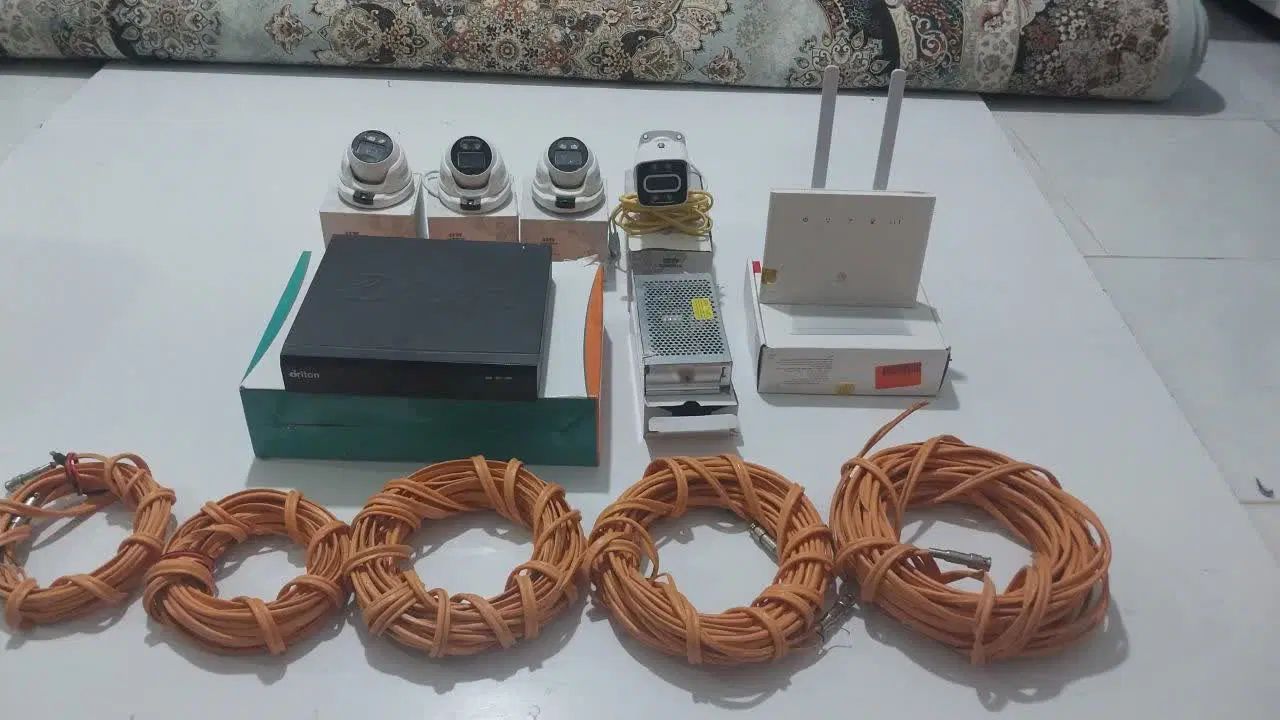 دوربین مدار بسته باسیم و میکروفن و مودم سیم کارت|دوربین مداربسته|کرج, کیانمهر|دیوار