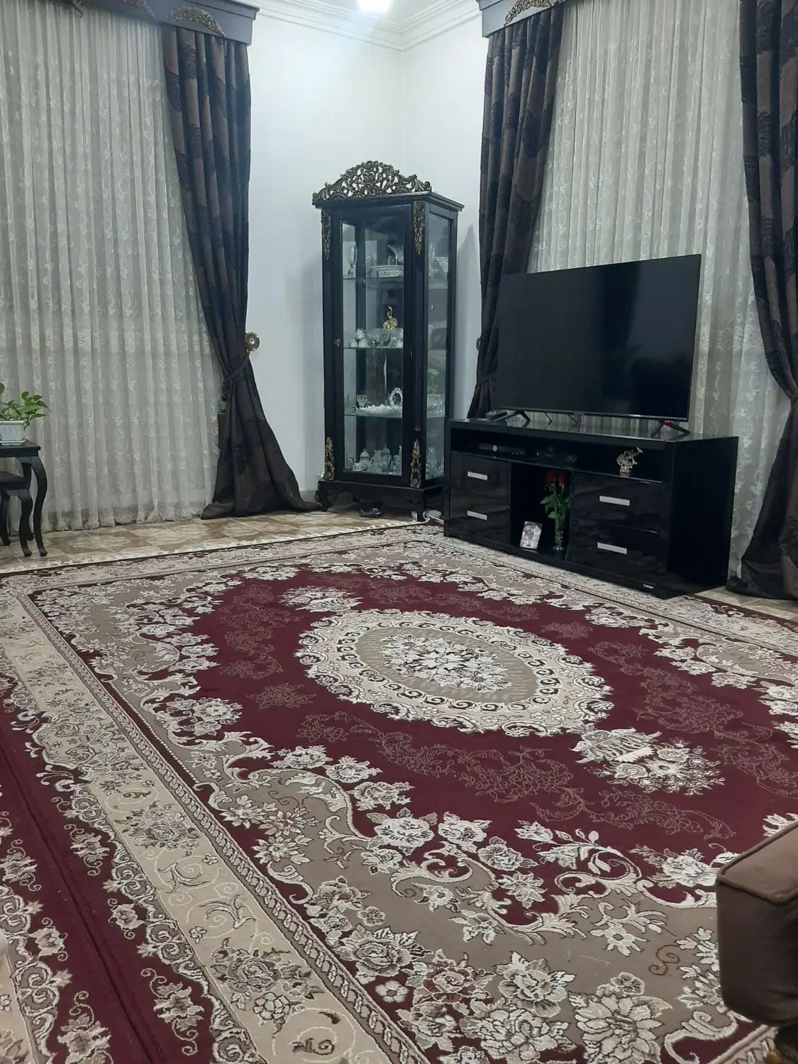 فرش ۹متری ۱۲۰۰ شانه نگین مشهد ۳ماه استفاده شده|فرش|رشت, توشیبا|دیوار