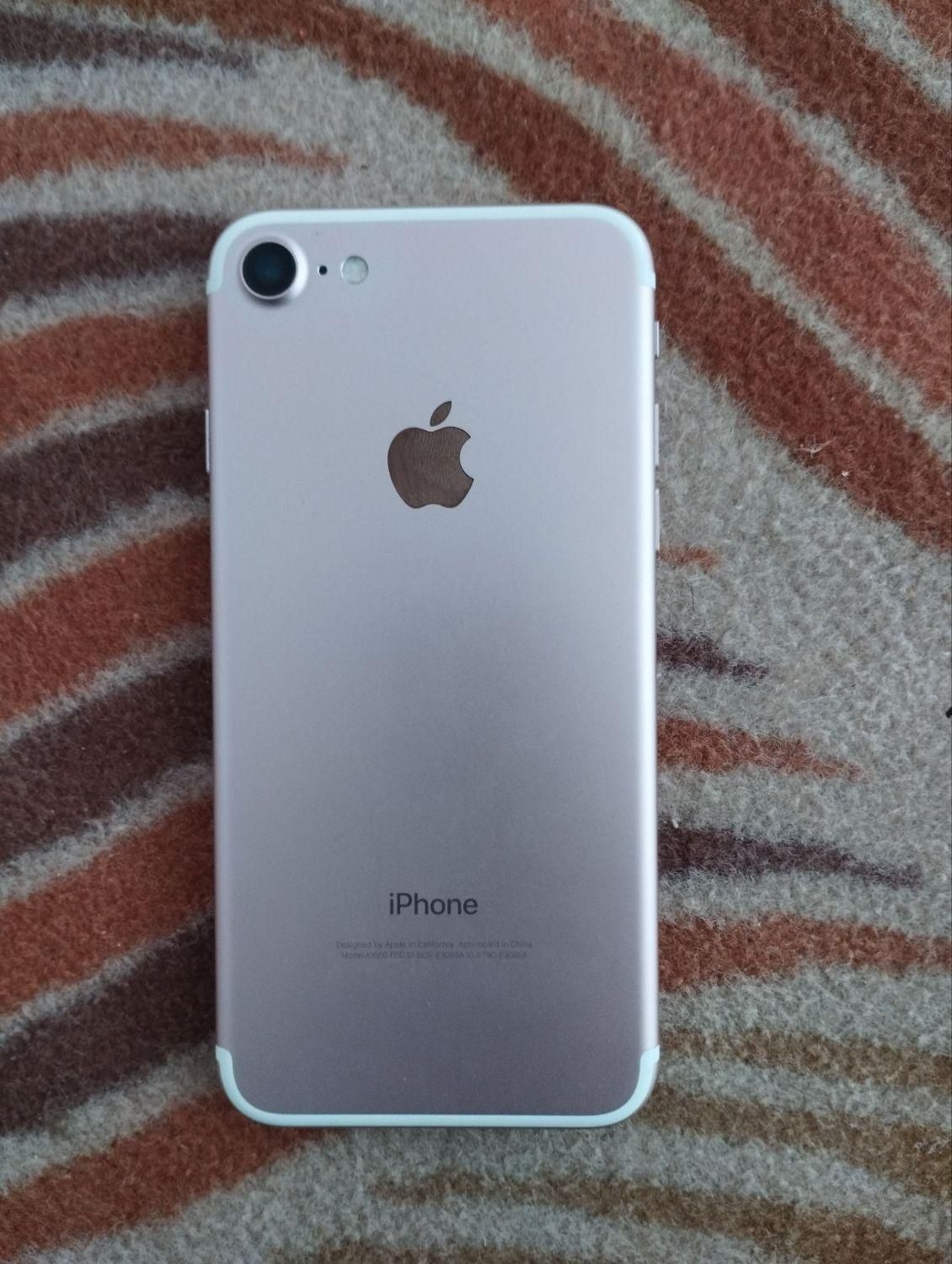 اپل iPhone 7 با حافظهٔ ۳۲ گیگابایت|موبایل|خمینی‌شهر, |دیوار