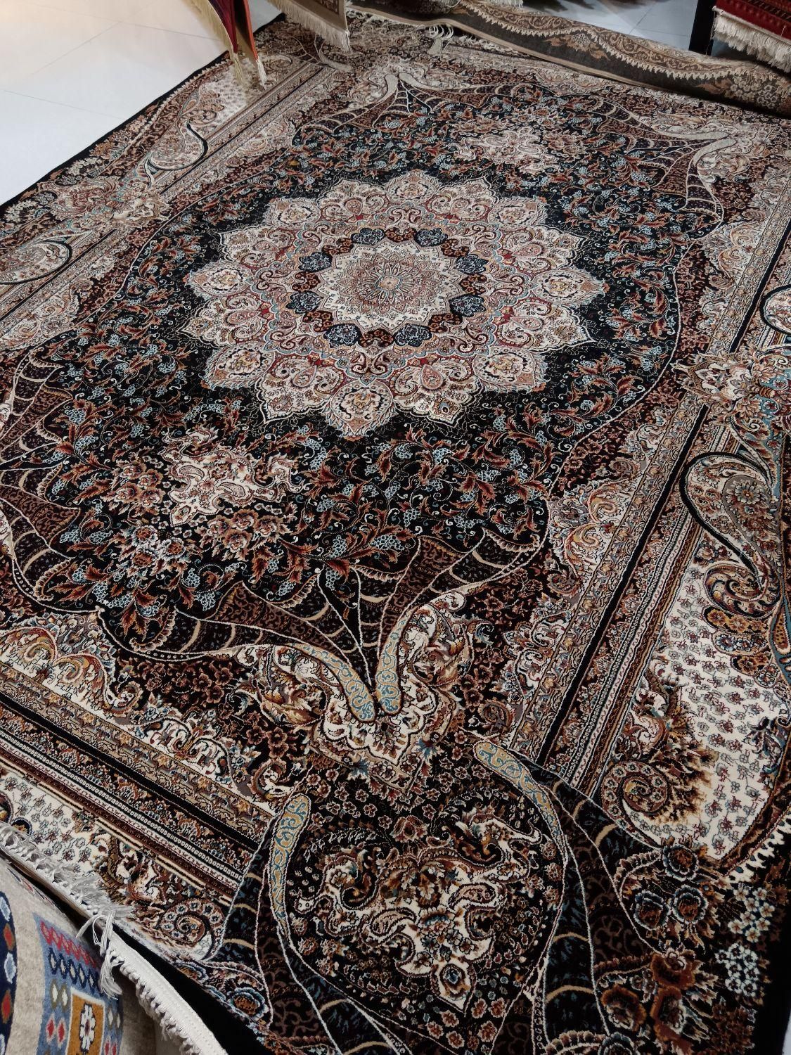 دو تخته فرش سرمه ای سه در چهار|فرش|نیشابور, دارایی|دیوار