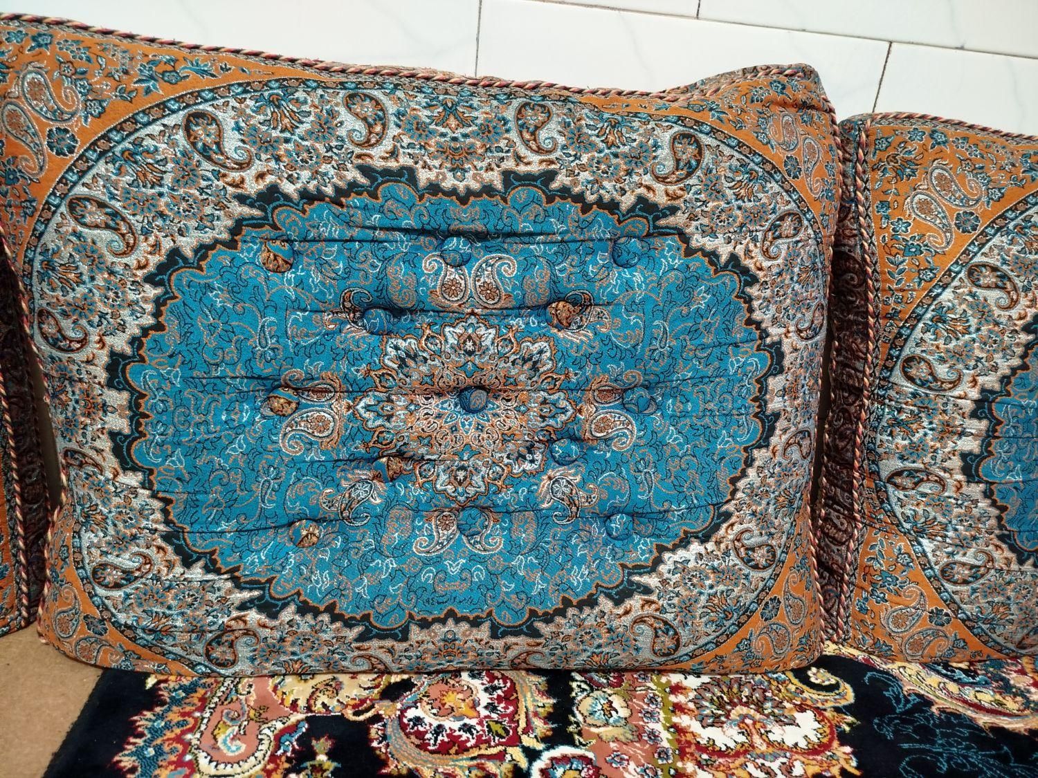 ۴عدد پشتی سورمه ای درحدنو|پشتی|یزد, |دیوار