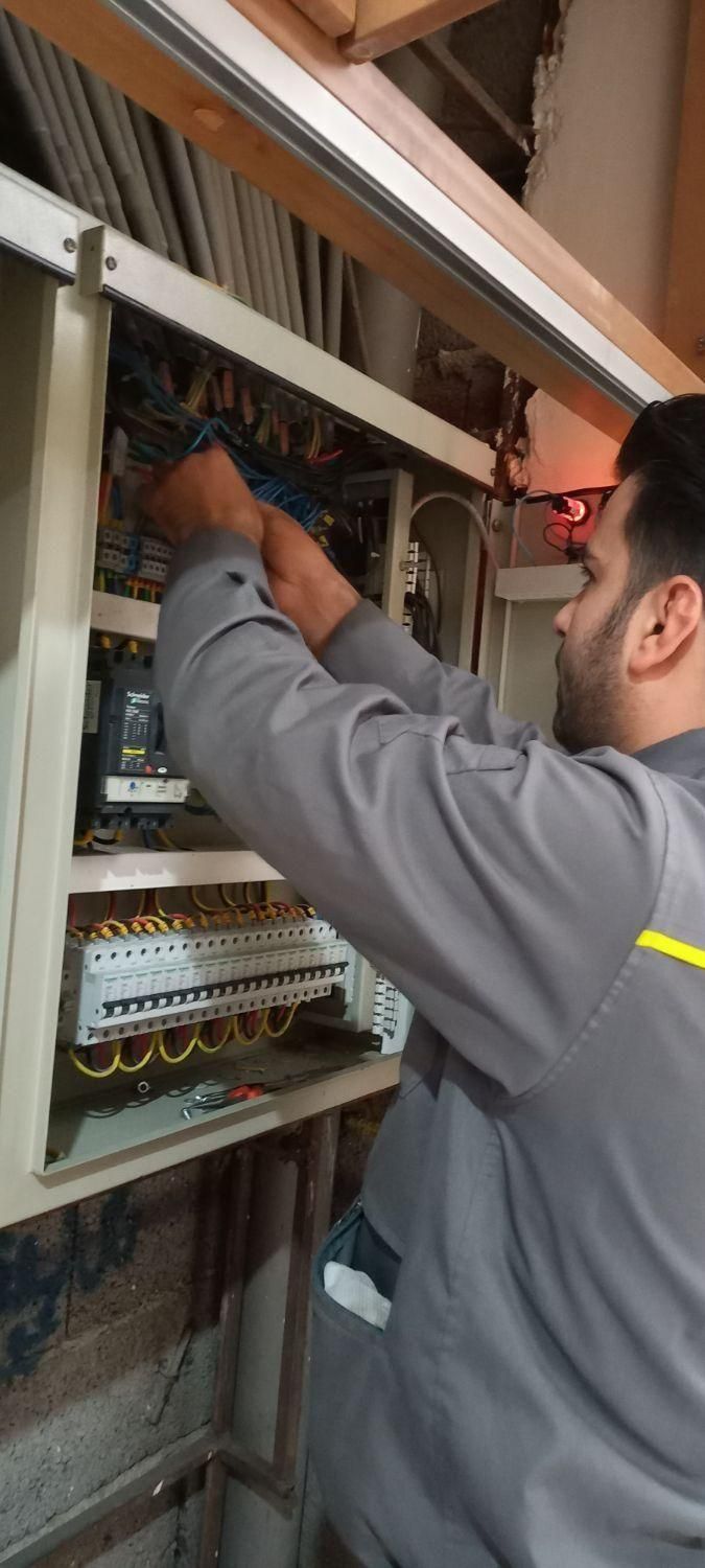 برقکار ساختمان و برق کار صنعتی رفع اتصالی|خدمات پیشه و مهارت|اسلام‌شهر, شهرک قائمیه|دیوار
