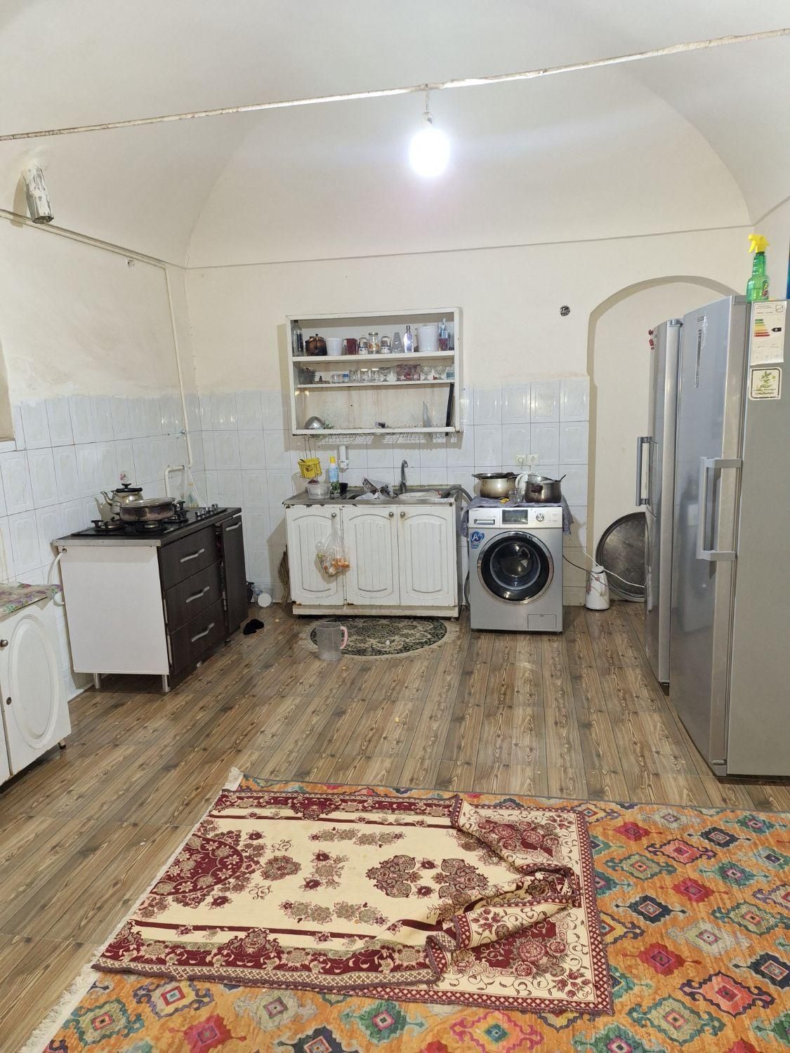 فروش منزل مسکونی بلوار اصلی عزت آباد|فروش خانه و ویلا|سیرجان, |دیوار