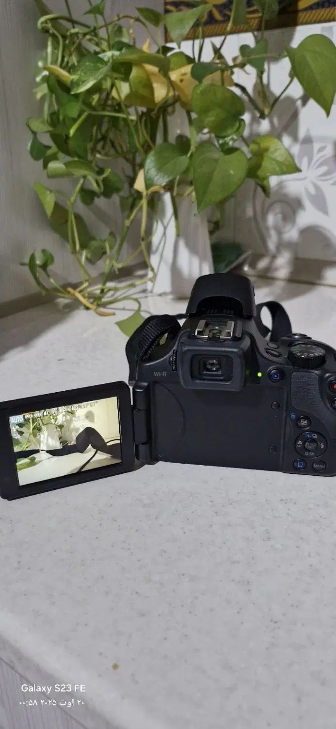 با سلام،دوربین canon،هم قابلیت عکاسی و فیلم برداری|دوربین عکاسی و فیلم‌برداری|اسدآباد, |دیوار