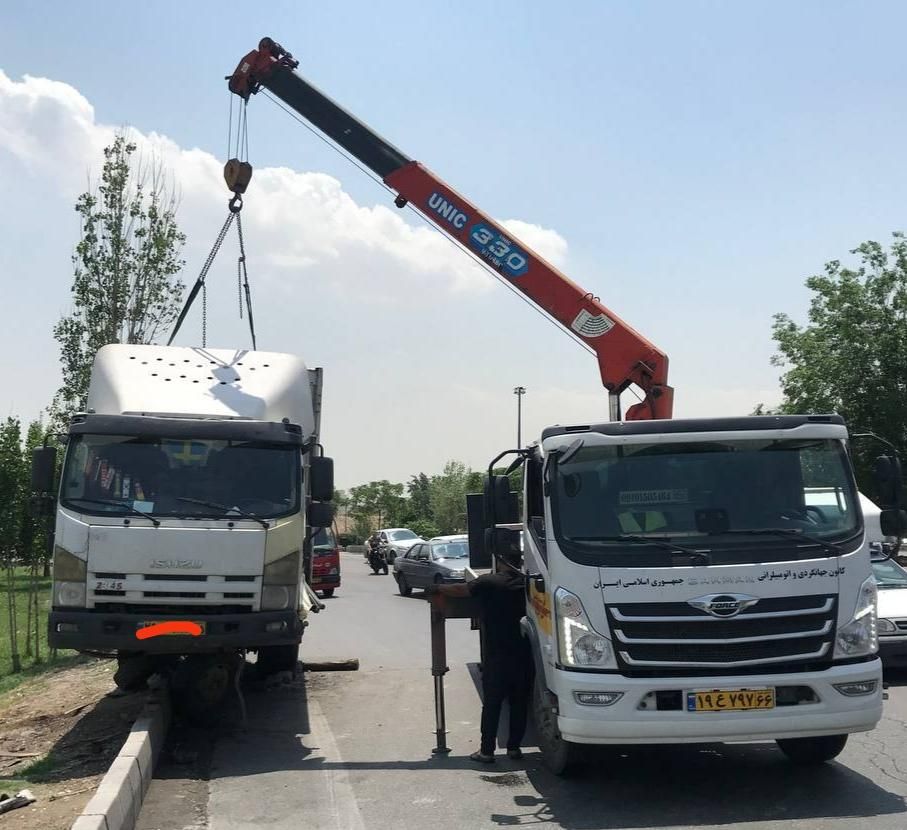 خودروبر و جرثقیل ۳تن عنکبوتی امداد خودرو غرب تهران|خدمات حمل و نقل|تهران, دریاچه شهدای خلیج فارس|دیوار