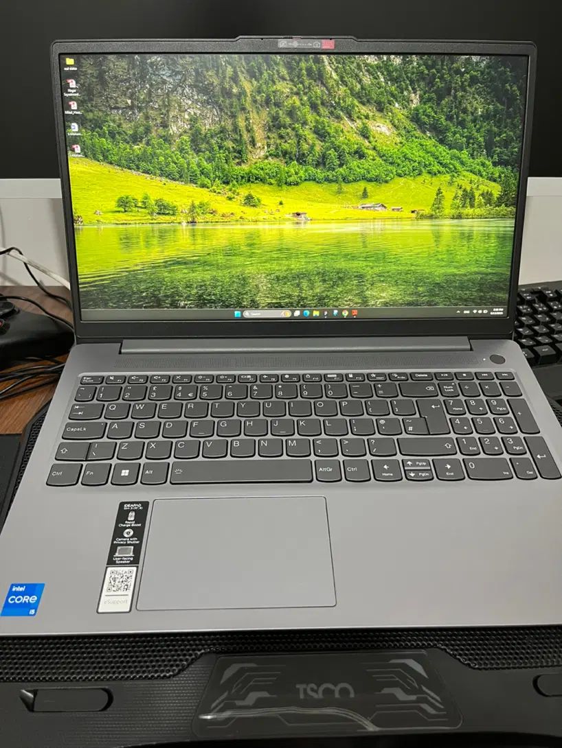 Lenovo ideapad slim 3 IPS|رایانه همراه|رشت, استقامت ۱|دیوار