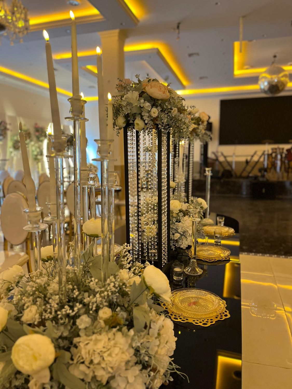 باغ تالار و عمارت مجلل عشق|خدمات پذیرایی، مراسم|فردیس, قریشی|دیوار