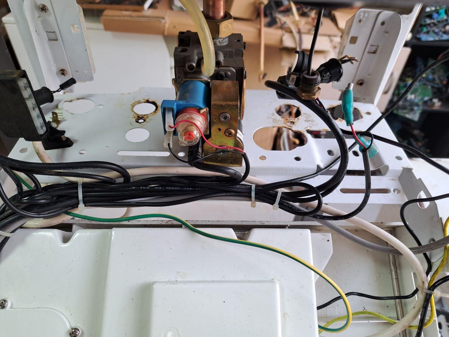 پکیج دیواری بوتان ایرانرادیاتور و..|خدمات پیشه و مهارت|اردبیل, |دیوار