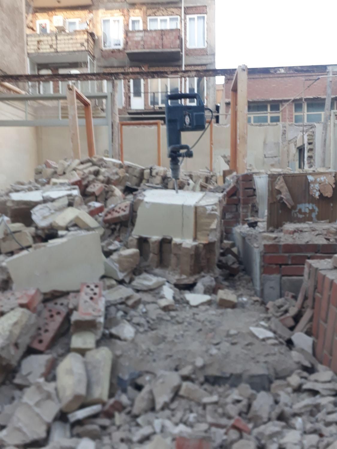 بتن کنی و تخریب ساختمان کلئ وجزئ ،تغییرات|خدمات پیشه و مهارت|تبریز, |دیوار