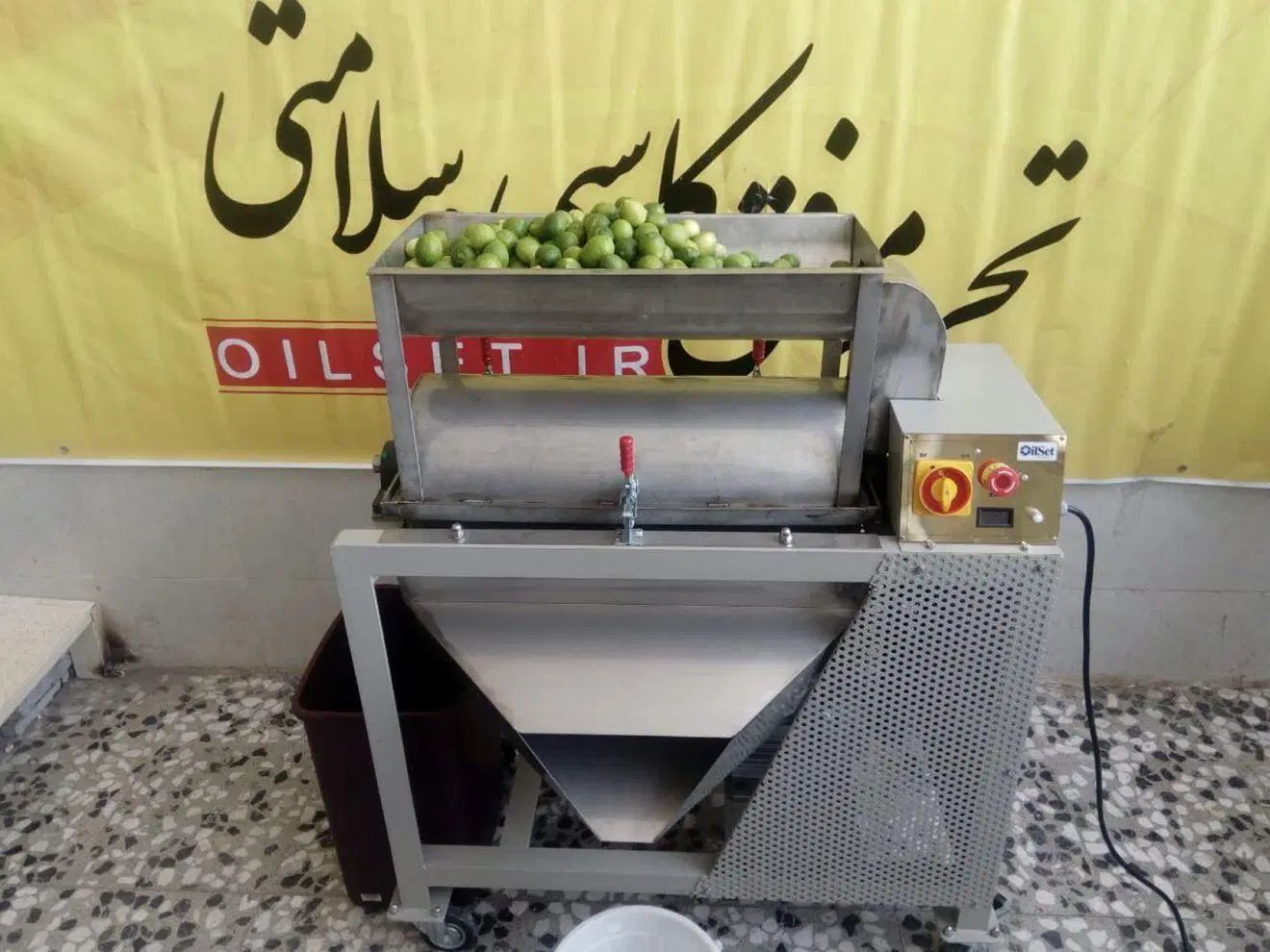 فروش انواع مدل دستگاه آبگیری برای انواع میوه ها|آبمیوه‌گیر و آب‌مرکبات‌گیر|اصفهان, آزادگان|دیوار