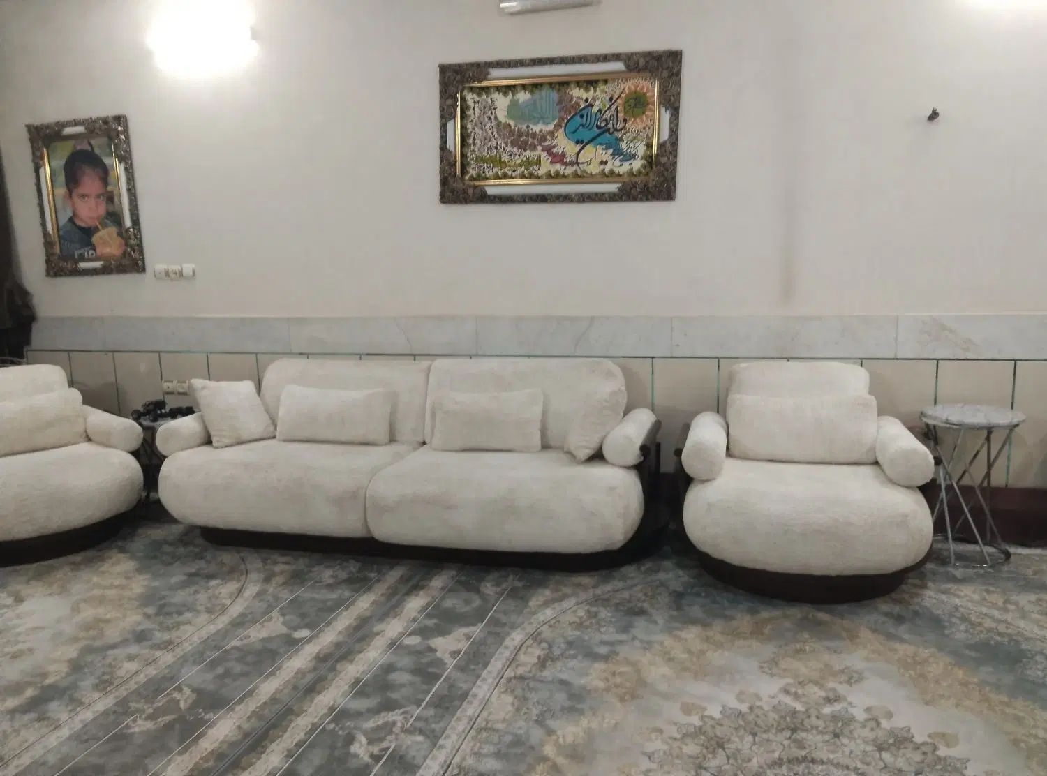 مبل 8نفره  وناهار خوری   پول لازم  زیر قیمت بازار|مبلمان خانگی و میز عسلی|اصفهان, لیمجیر|دیوار