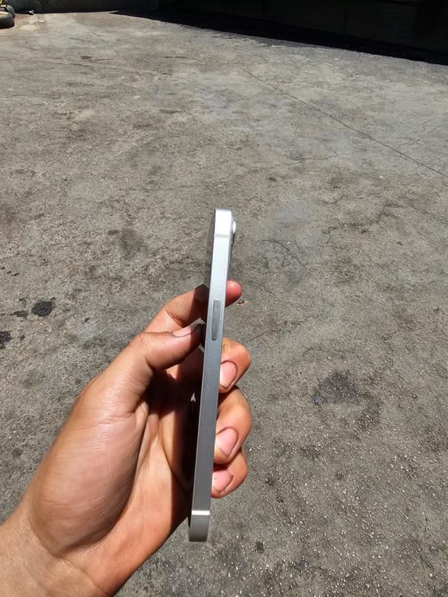 اپل iPhone 13 با حافظهٔ ۱۲۸ گیگابایت|موبایل|شاهین‌شهر, فدک|دیوار