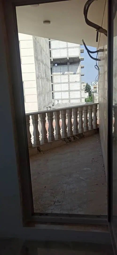 واحد نوساز با نورگیر فوق العاده عجیب در مرکز شهر|فروش آپارتمان|بابلسر, |دیوار