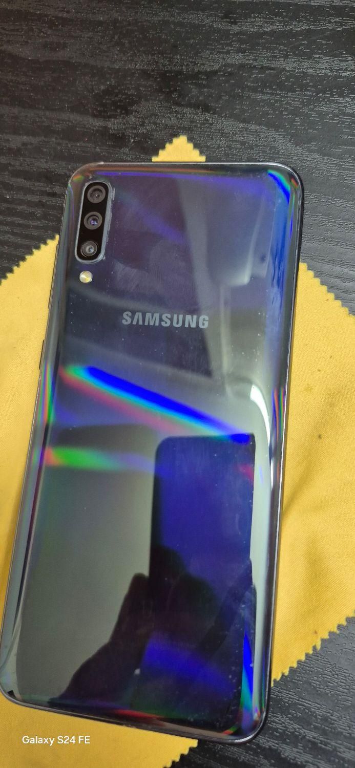 سامسونگ Galaxy A70 با حافظهٔ ۱۲۸ گیگابایت|موبایل|مشهد, کوه سنگی|دیوار