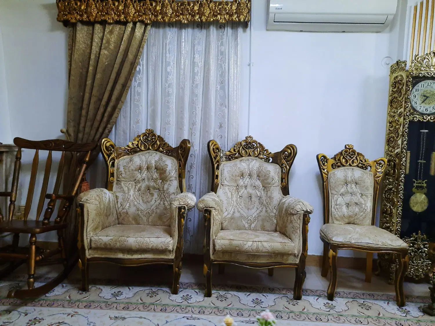 مبل ۹ نفره به همراه ۳ میز عسلی|مبلمان خانگی و میز عسلی|رشت, جهاد|دیوار