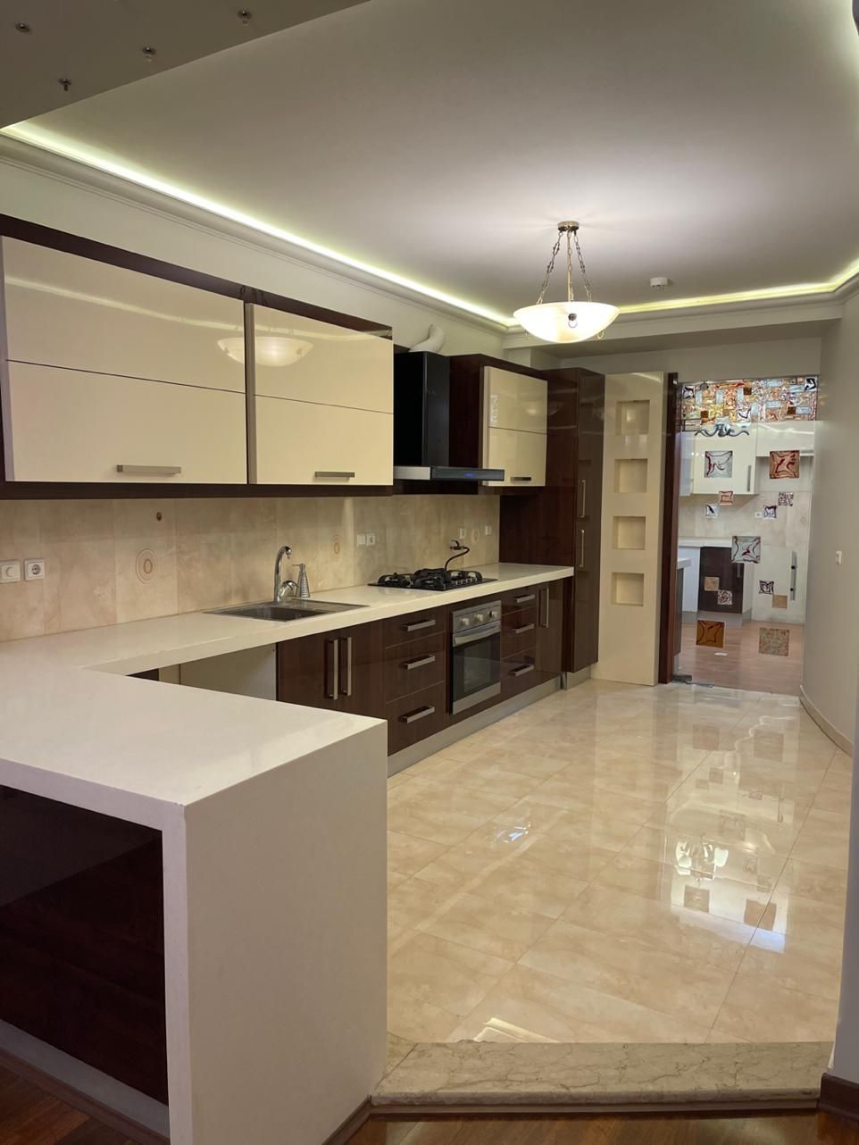 بلوارملت ۱۵۰ متر همکف 200 متر حیاط اختصاصی|فروش آپارتمان|اصفهان, باغ زرشک|دیوار