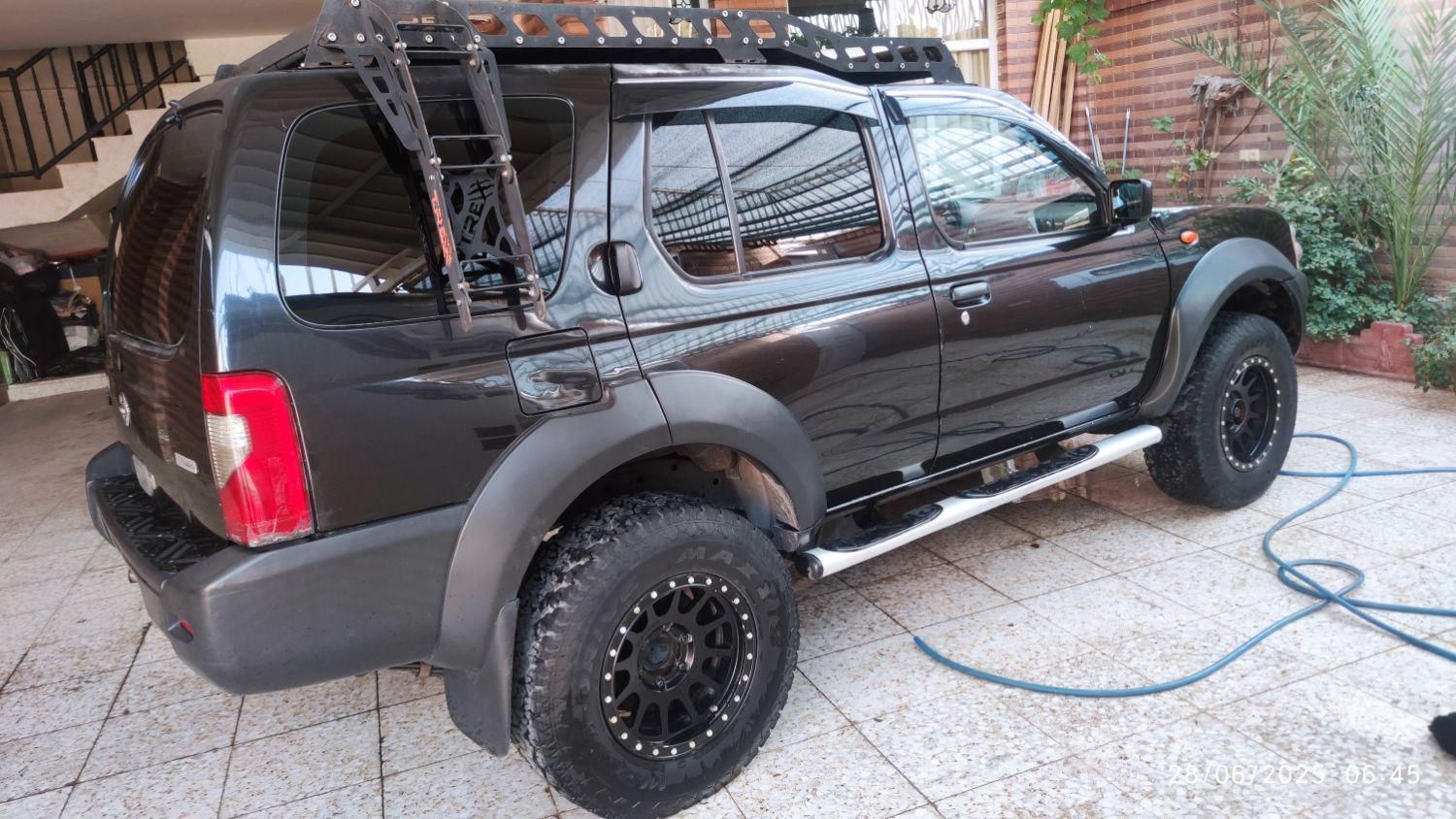 نیسان رونیز تمیز۱۳۸۴|خودرو سواری و وانت|اصفهان, بهارستان|دیوار